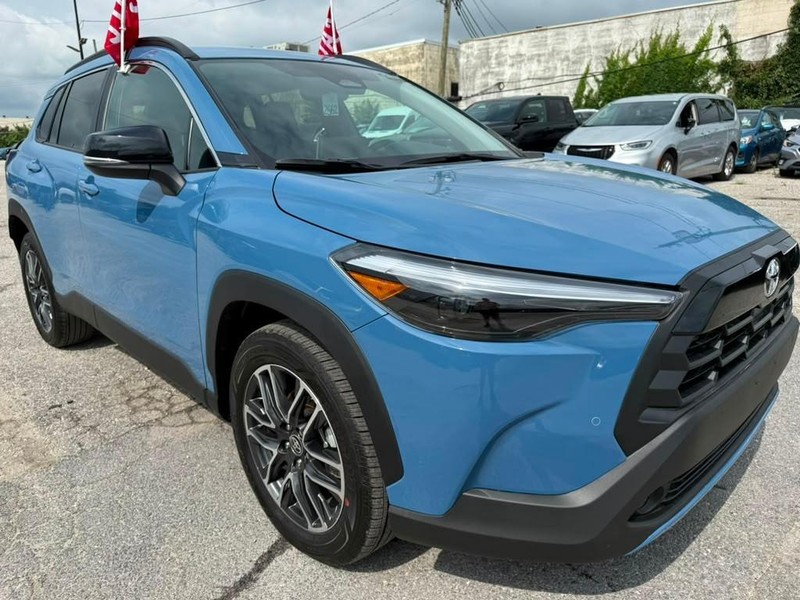 Toyota Corolla Cross Vehicle Full-screen Gallery Image 5