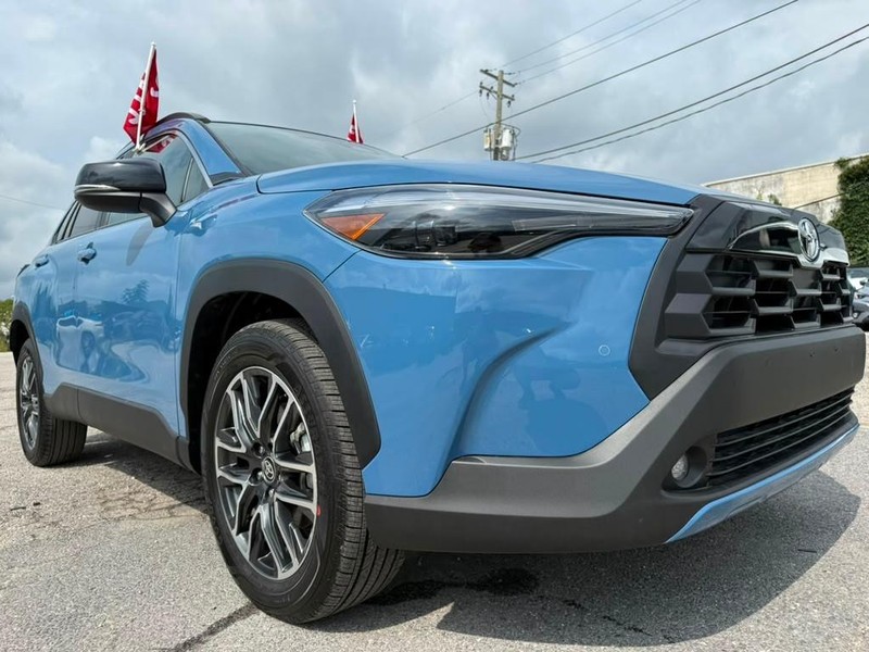 Toyota Corolla Cross Vehicle Full-screen Gallery Image 7