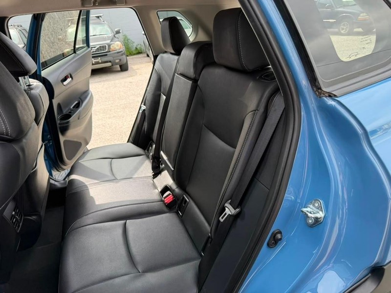 Toyota Corolla Cross Vehicle Full-screen Gallery Image 19