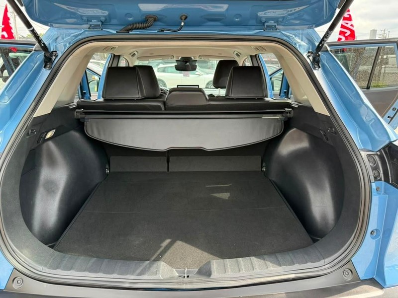 Toyota Corolla Cross Vehicle Full-screen Gallery Image 20
