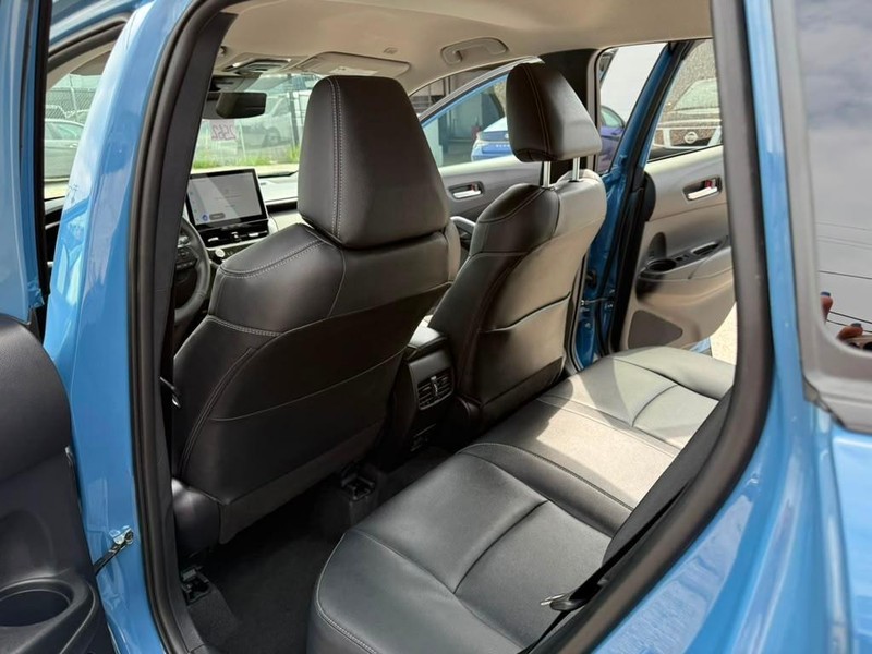 Toyota Corolla Cross Vehicle Full-screen Gallery Image 21