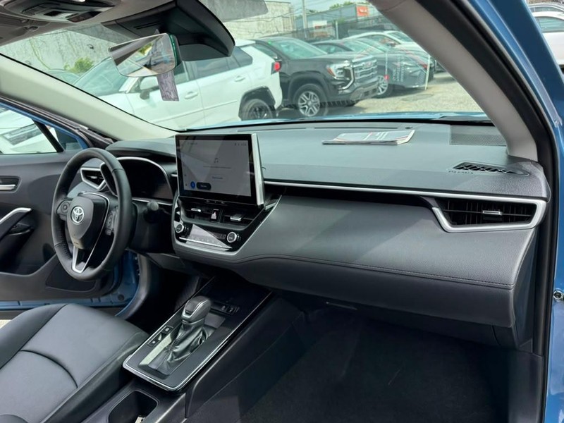 Toyota Corolla Cross Vehicle Full-screen Gallery Image 23