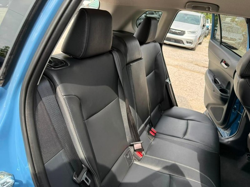 Toyota Corolla Cross Vehicle Full-screen Gallery Image 25