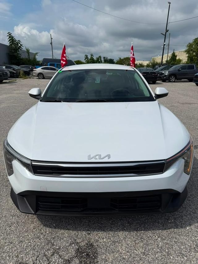 Kia K4 Vehicle Full-screen Gallery Image 4