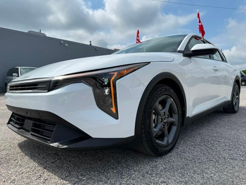 Kia K4 Vehicle Full-screen Gallery Image 2