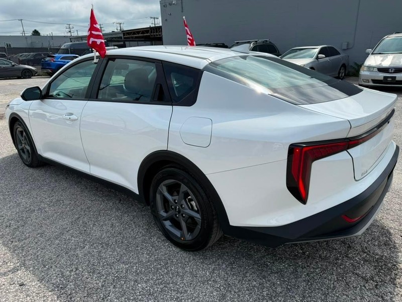 Kia K4 Vehicle Full-screen Gallery Image 12