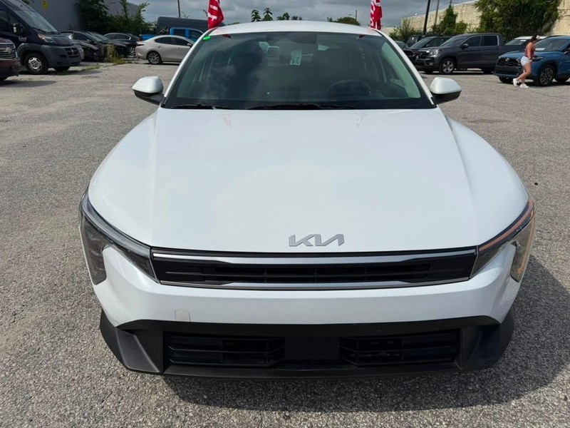 Kia K4 Vehicle Full-screen Gallery Image 13