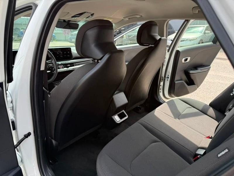 Kia K4 Vehicle Full-screen Gallery Image 17