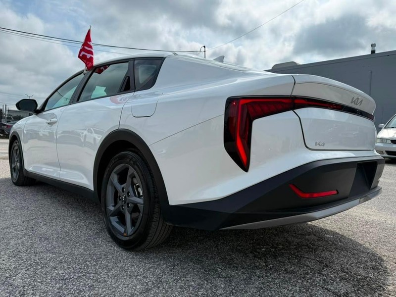 Kia K4 Vehicle Full-screen Gallery Image 18