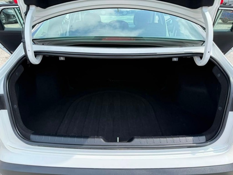 Kia K4 Vehicle Full-screen Gallery Image 20