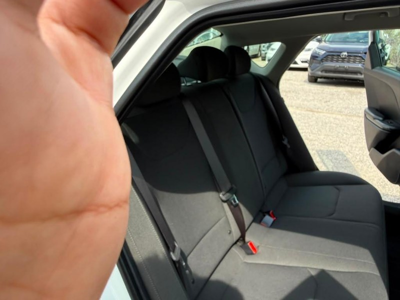 Kia K4 Vehicle Full-screen Gallery Image 25