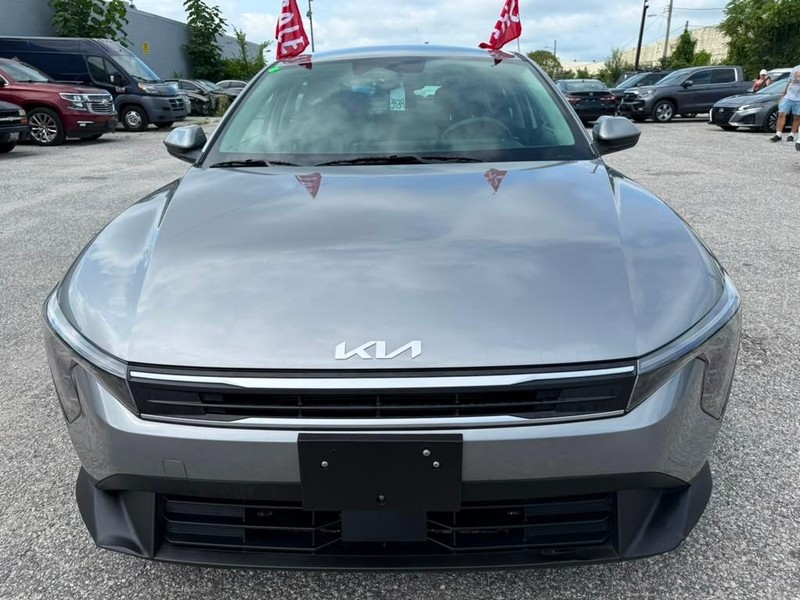 Kia K4 Vehicle Full-screen Gallery Image 3