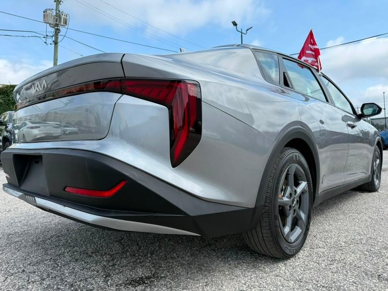 Kia K4 Vehicle Full-screen Gallery Image 7