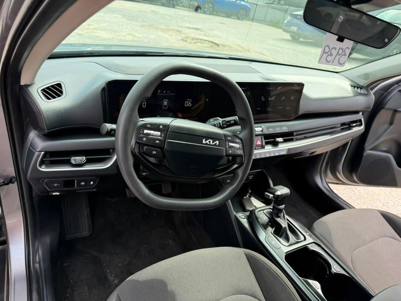 Kia K4 Vehicle Full-screen Gallery Image 11