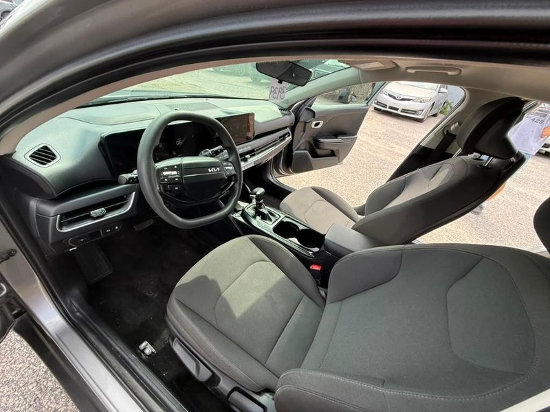 Kia K4 Vehicle Full-screen Gallery Image 12