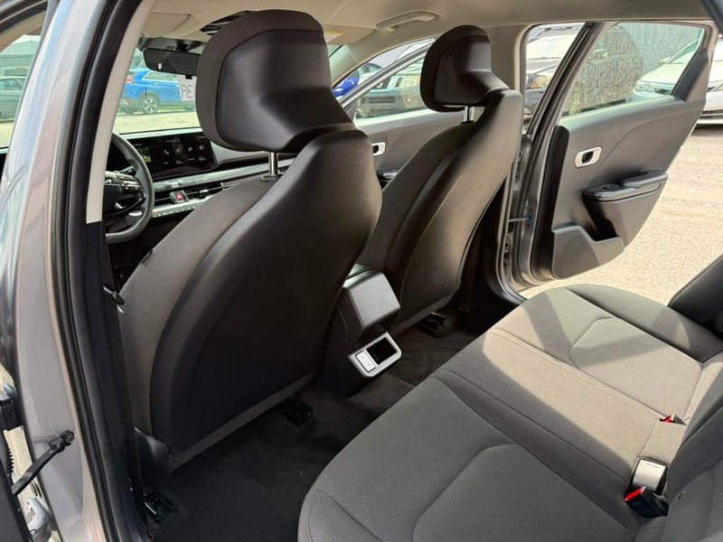 Kia K4 Vehicle Full-screen Gallery Image 14