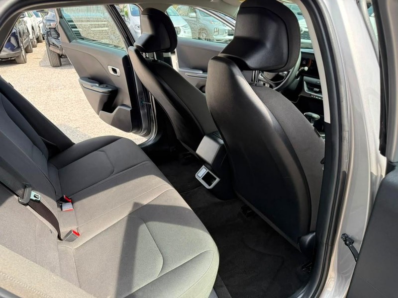Kia K4 Vehicle Full-screen Gallery Image 17
