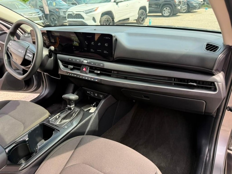 Kia K4 Vehicle Full-screen Gallery Image 19