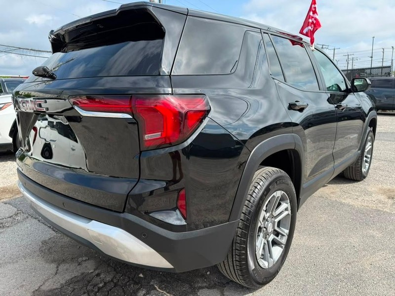 GMC Terrain Vehicle Full-screen Gallery Image 6