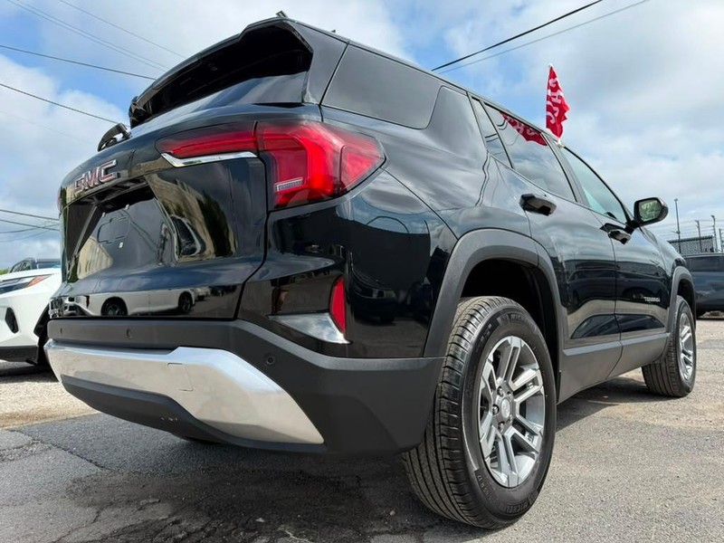 GMC Terrain Vehicle Full-screen Gallery Image 7
