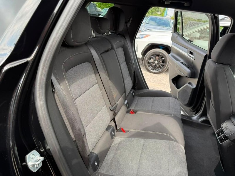 GMC Terrain Vehicle Full-screen Gallery Image 17