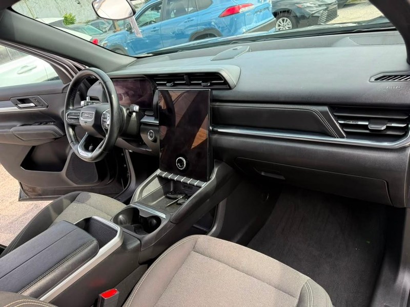 GMC Terrain Vehicle Full-screen Gallery Image 18