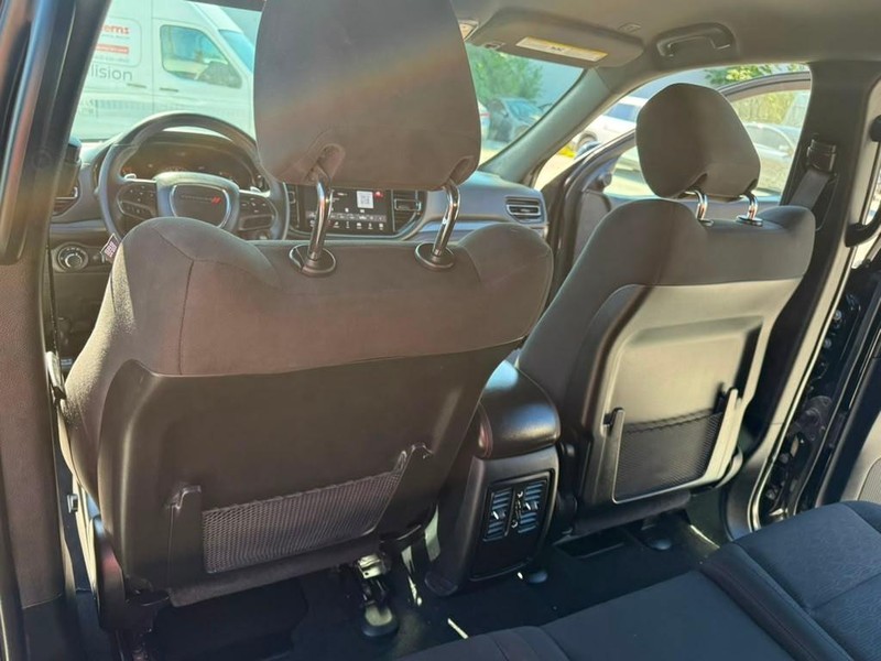 Dodge Durango Vehicle Full-screen Gallery Image 14