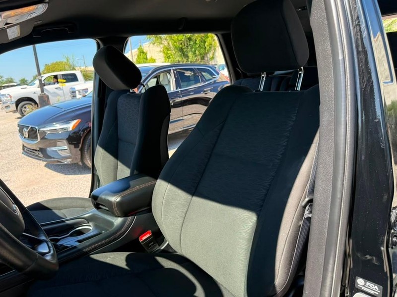 Dodge Durango Vehicle Full-screen Gallery Image 16