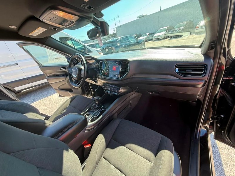 Dodge Durango Vehicle Full-screen Gallery Image 23