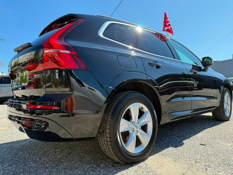 Volvo XC60 Vehicle Full-screen Gallery Image 7