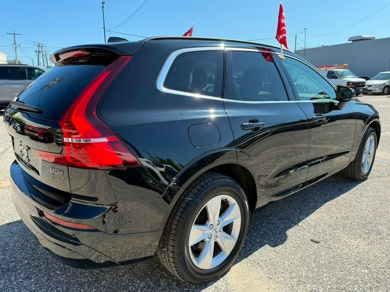 Volvo XC60 Vehicle Full-screen Gallery Image 8