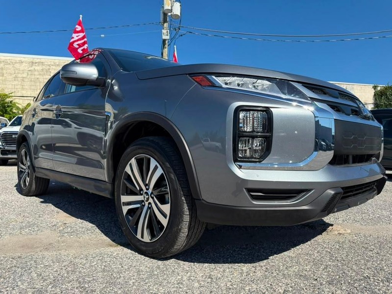 Mitsubishi Outlander Sport Vehicle Full-screen Gallery Image 5