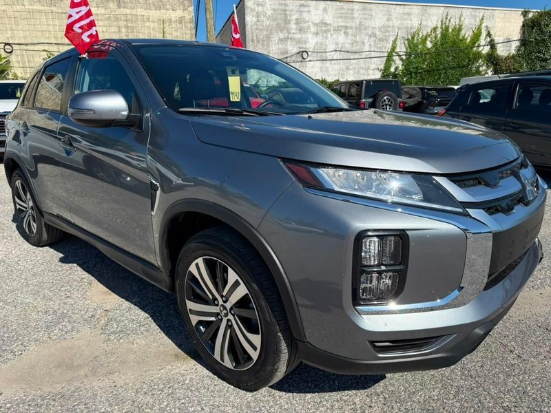 Mitsubishi Outlander Sport Vehicle Full-screen Gallery Image 7