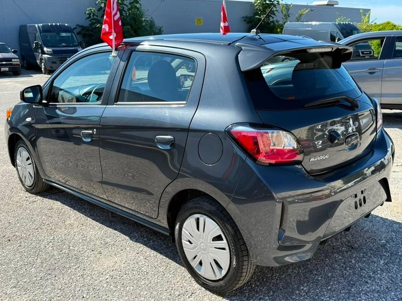 Mitsubishi Mirage Vehicle Full-screen Gallery Image 9