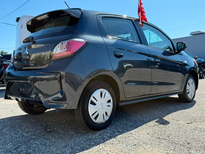 Mitsubishi Mirage Vehicle Full-screen Gallery Image 10