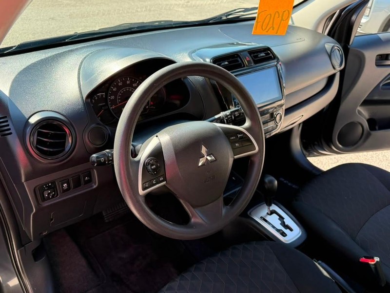 Mitsubishi Mirage Vehicle Full-screen Gallery Image 11