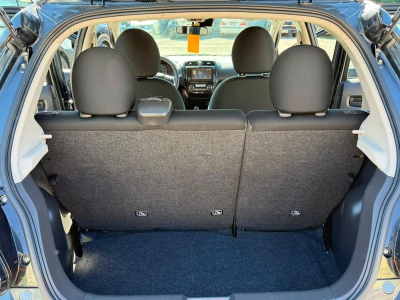Mitsubishi Mirage Vehicle Full-screen Gallery Image 15