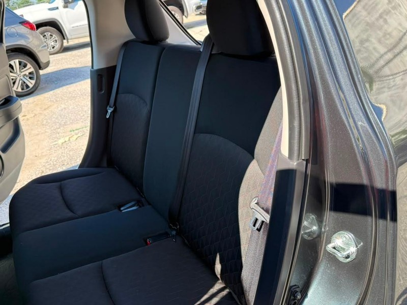 Mitsubishi Mirage Vehicle Full-screen Gallery Image 16