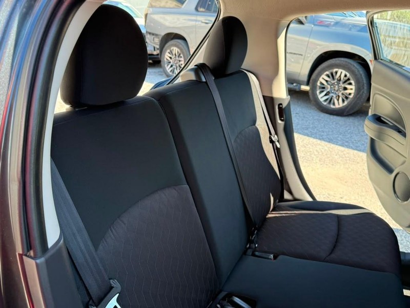 Mitsubishi Mirage Vehicle Full-screen Gallery Image 17