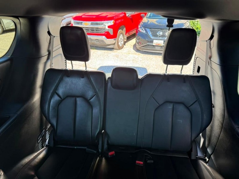 Chrysler Pacifica Vehicle Full-screen Gallery Image 30