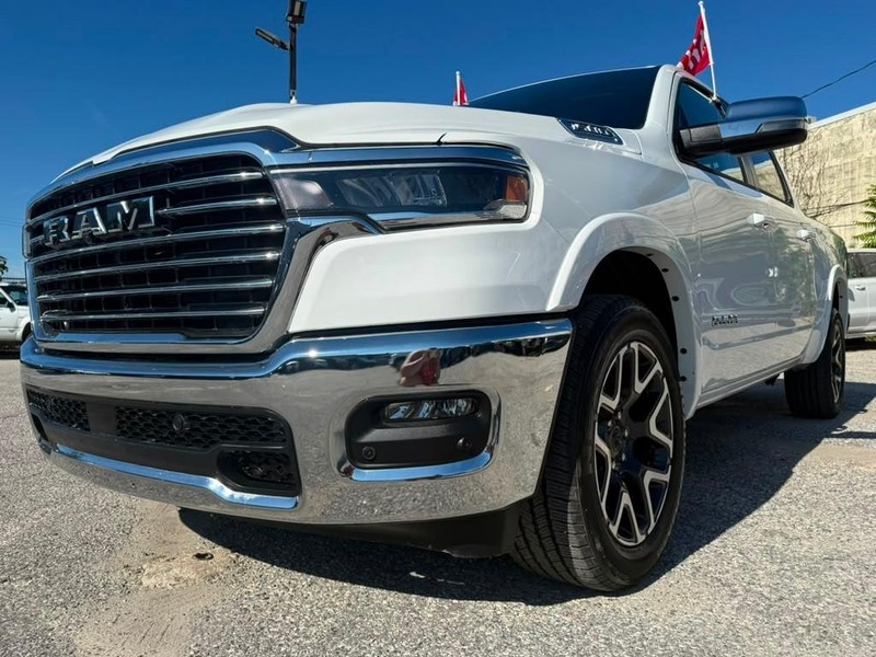Ram 1500 Vehicle Full-screen Gallery Image 2