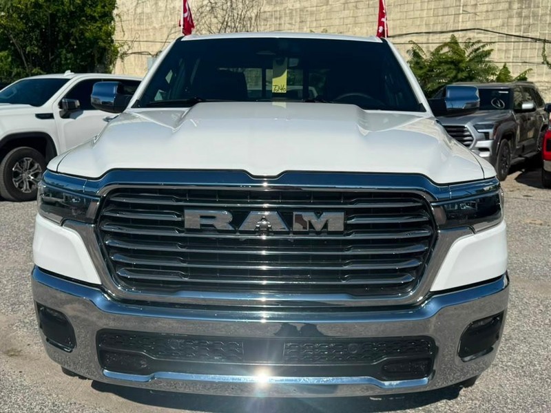 Ram 1500 Vehicle Full-screen Gallery Image 3
