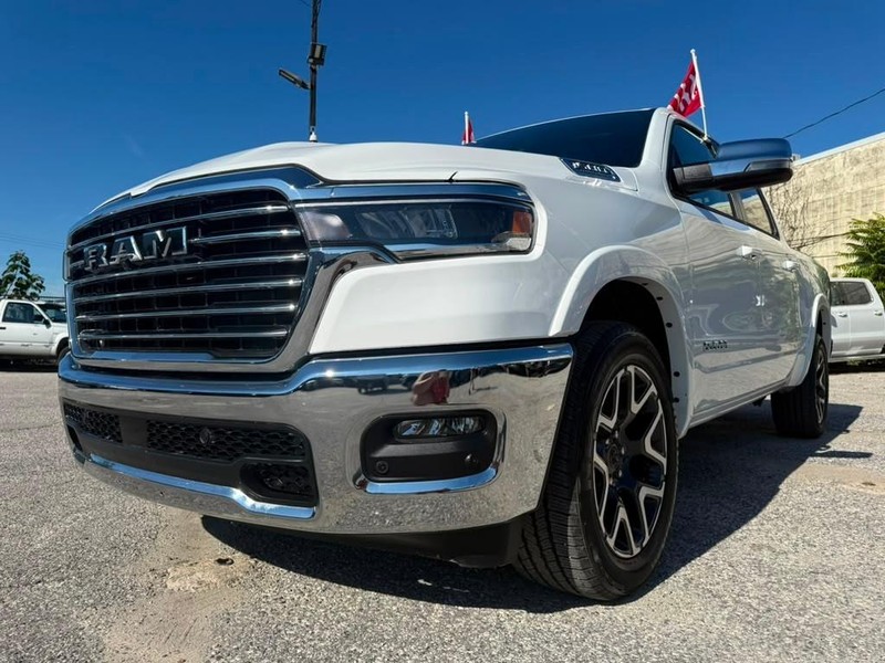 Ram 1500 Vehicle Full-screen Gallery Image 4