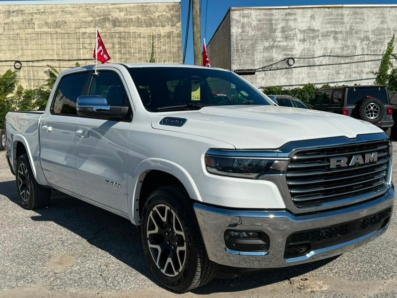 Ram 1500 Vehicle Full-screen Gallery Image 5
