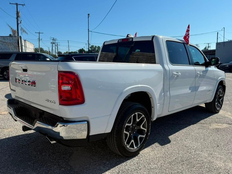 Ram 1500 Vehicle Full-screen Gallery Image 8