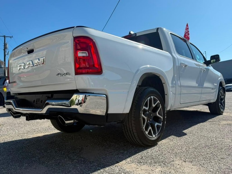 Ram 1500 Vehicle Full-screen Gallery Image 9