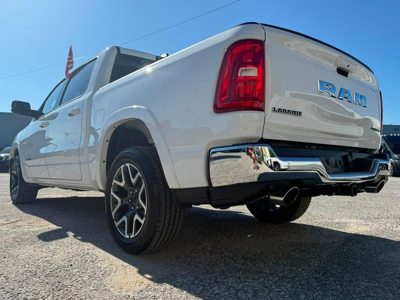 Ram 1500 Vehicle Full-screen Gallery Image 14