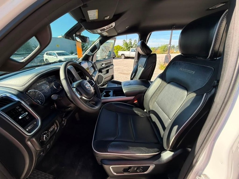 Ram 1500 Vehicle Full-screen Gallery Image 18