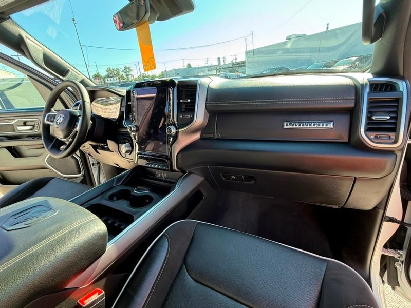 Ram 1500 Vehicle Full-screen Gallery Image 30