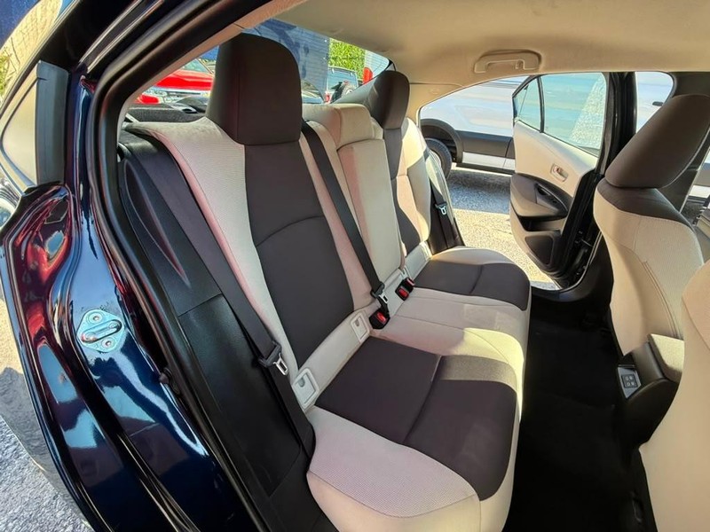Toyota Corolla Vehicle Full-screen Gallery Image 14